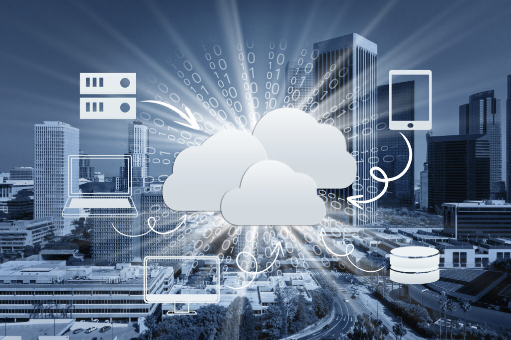 TOTVS CLOUD E TCO: COMO REDUZIR O CUSTO TOTAL DE PROPRIEDADE COM A NUVEM 2 colagem conceito saas