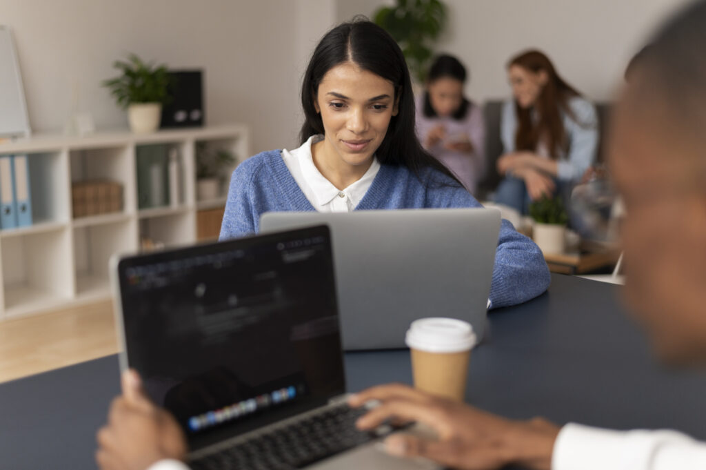 RH & GESTÃO DE PESSOAS: COMO TRANSFORMAR O CAPITAL HUMANO EM VANTAGEM ESTRATÉGICA 1 Imagem 2 antes do titulo Os principais pain points no contexto de RH atual