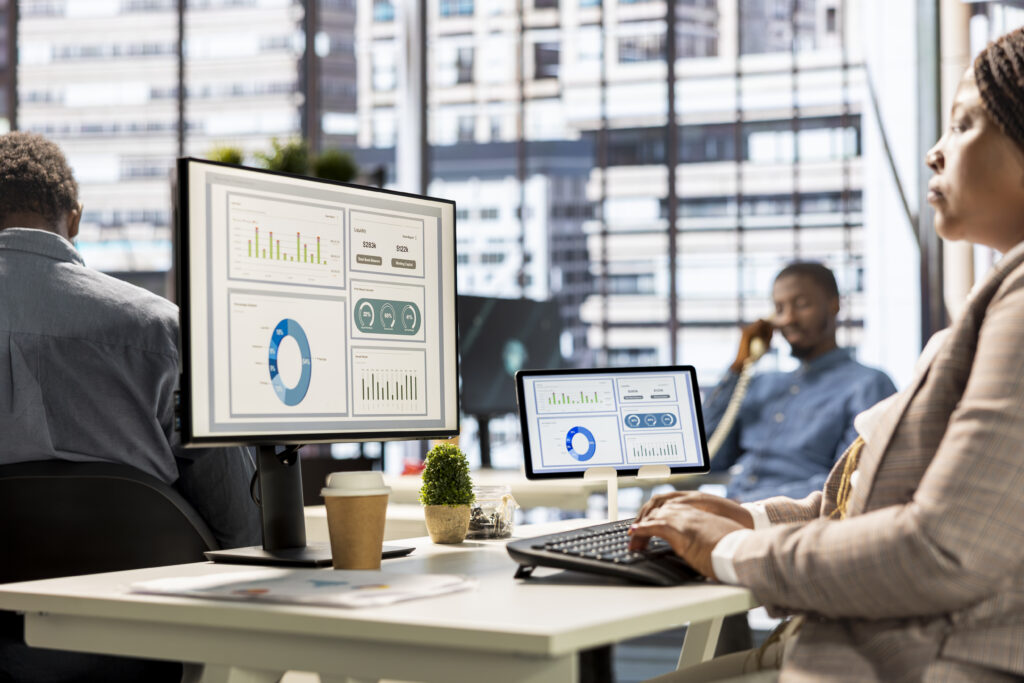 Imagem 3 antes do titulo Como a TOTVS resolve tecnologia e como a TNU resolve execucao