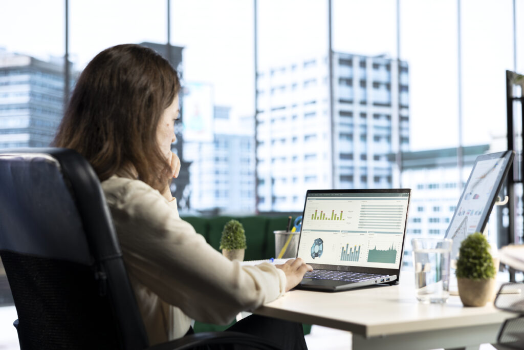 ESG COMO MOTOR DE NEGÓCIOS: COMO ESTRUTURAR MÉTRICAS E GOVERNANÇA COM ERP TOTVS 1 Imagem 2 antes do titulo Por que ESG impacta acesso a credito e competitividade