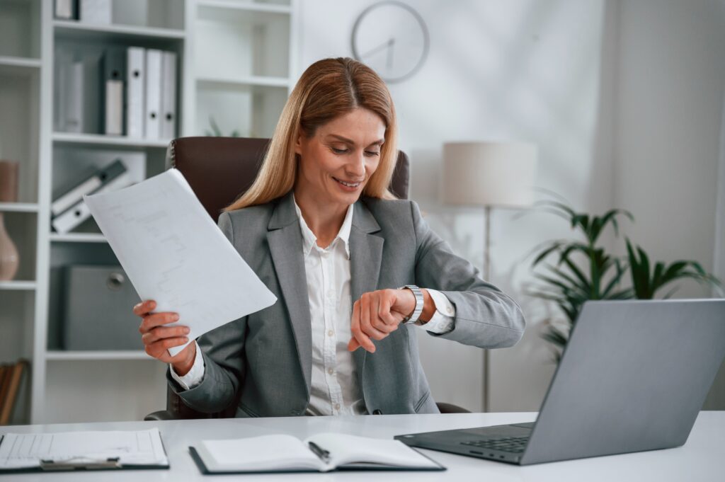A NOVA CRISE DAS EMPRESAS ORGANIZADAS: QUANDO O EXCESSO DE PROCESSO TRAVA O CRESCIMENTO 3 Imagem 4 antes do titulo O papel do TOTVS Fluig na reducao da burocracia